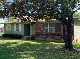 802 S 4th St, Grandview, TX 76050