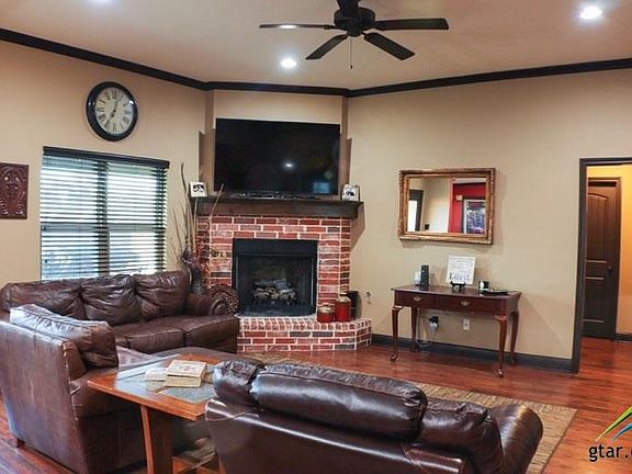 2nd image of 409 Hyde Park Dr