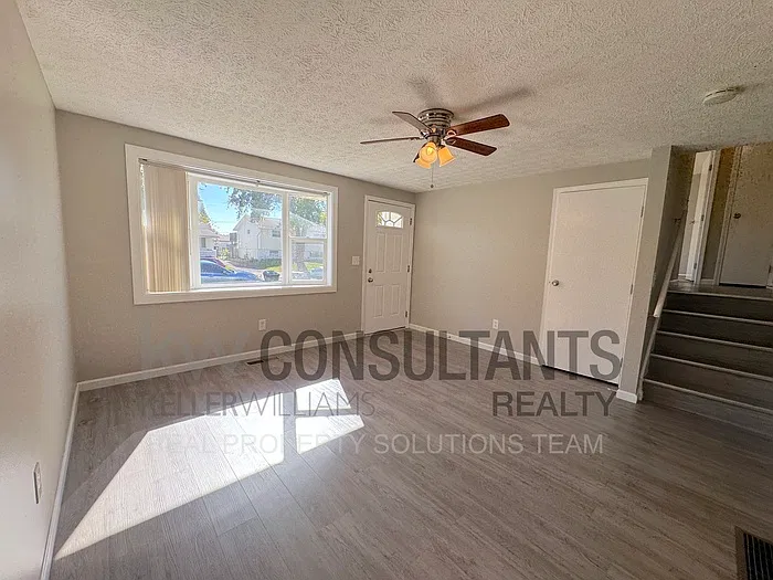 3 bed, 2.0 bath, 1444 sqft, $1,895 — Photo 4