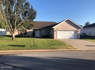 1601 Kent Dr, Webb City, MO 64870