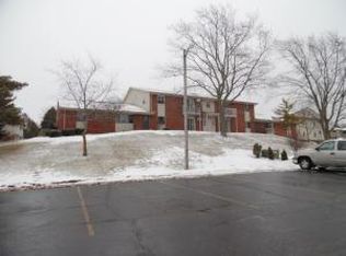 637 Westridge Dr APT 3, West Bend, WI 53095