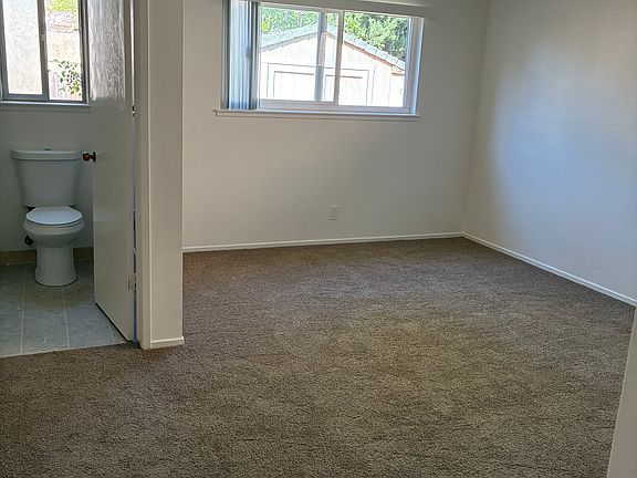 5th image of 805 Opal Dr APT 1