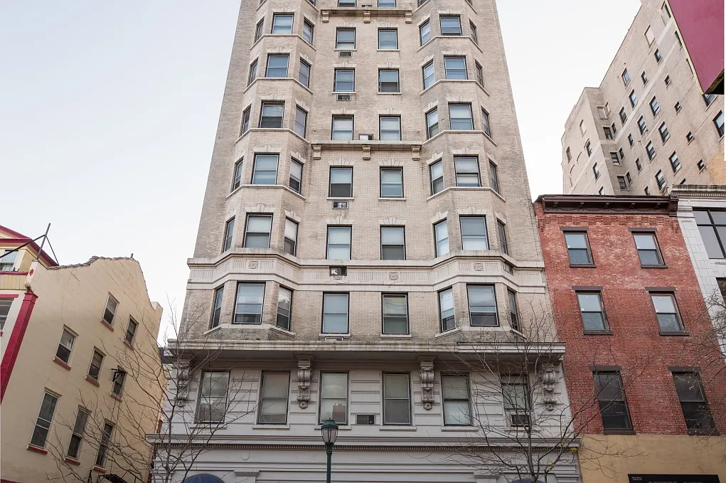Midtown Apartments — Photo 1