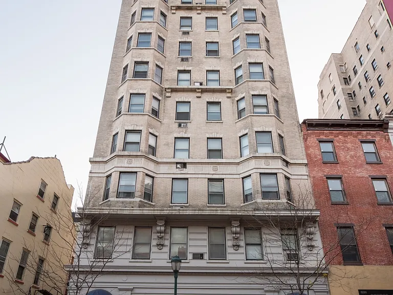 Midtown Apartments — Photo 1