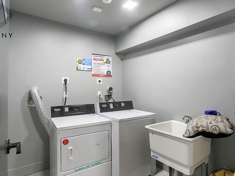 1096 Broadway #5R — Photo 17