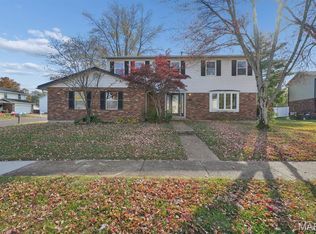 2804 Bear Creek Ct, Saint Louis, MO 63129