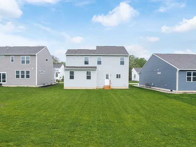 64 Brewster Dr — Photo 37