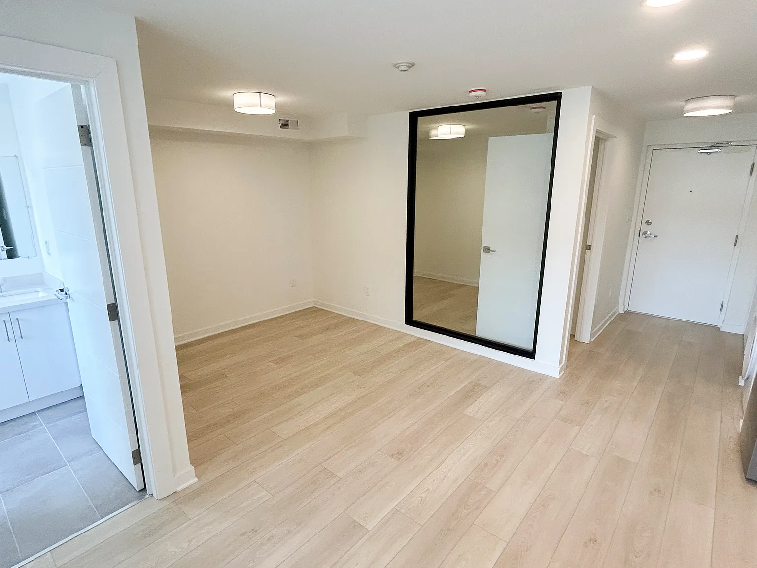 920 Inverhouse — Photo 4