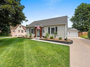 128 Miramar Dr, Green Bay, WI 54301