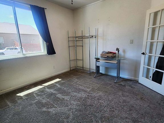 5th image of 1808 Hickory Ln