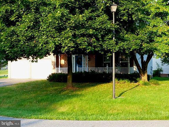 4th image of 9832 Olivewood Dr