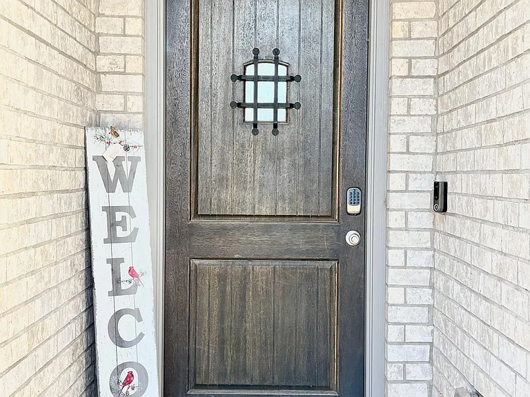 1325 Audubon Dr — Photo 3