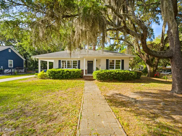 1404 Laudonniere St, Beaufort, SC 29902
