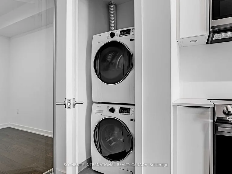 357 King St W #806 — Photo 18