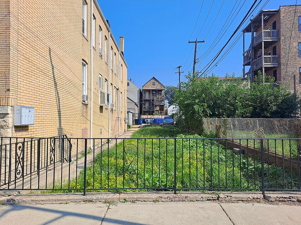 1st image of 1012 W 32nd Pl