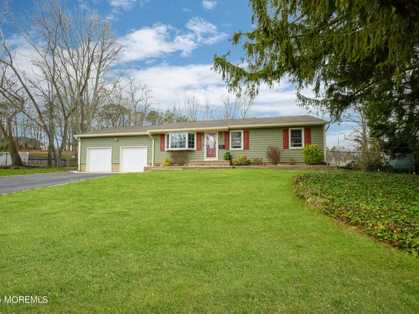 5 Stockton Way, Howell, NJ 07731