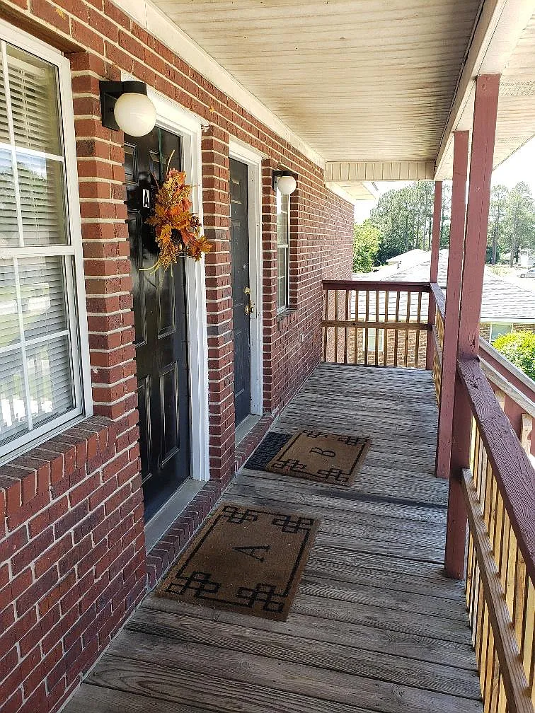 2 bed, 875 sqft, $925 — Photo 2