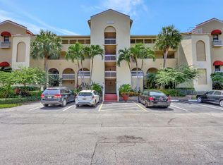 700 Uno Lago Dr APT 301, Juno Beach, FL 33408