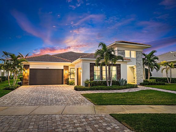 2nd image of 9243 Coral Isles Circle