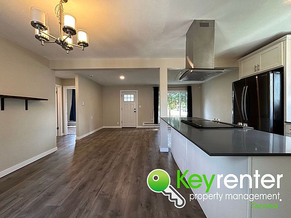 3rd image of 7652 S Park Ave