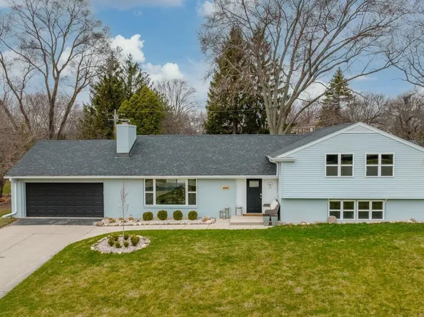 13300 Gremoor DRIVE, Elm Grove, WI 53122