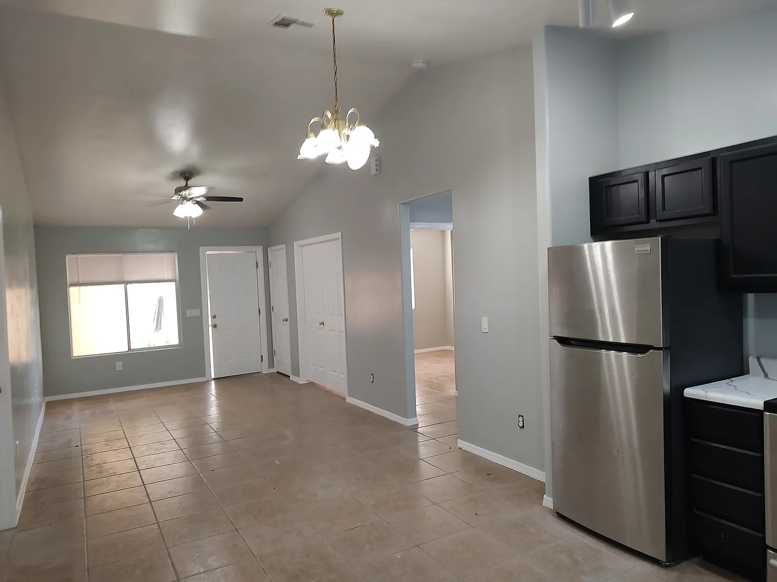 3 bed, 1100 sqft, $1,499 — Photo 4