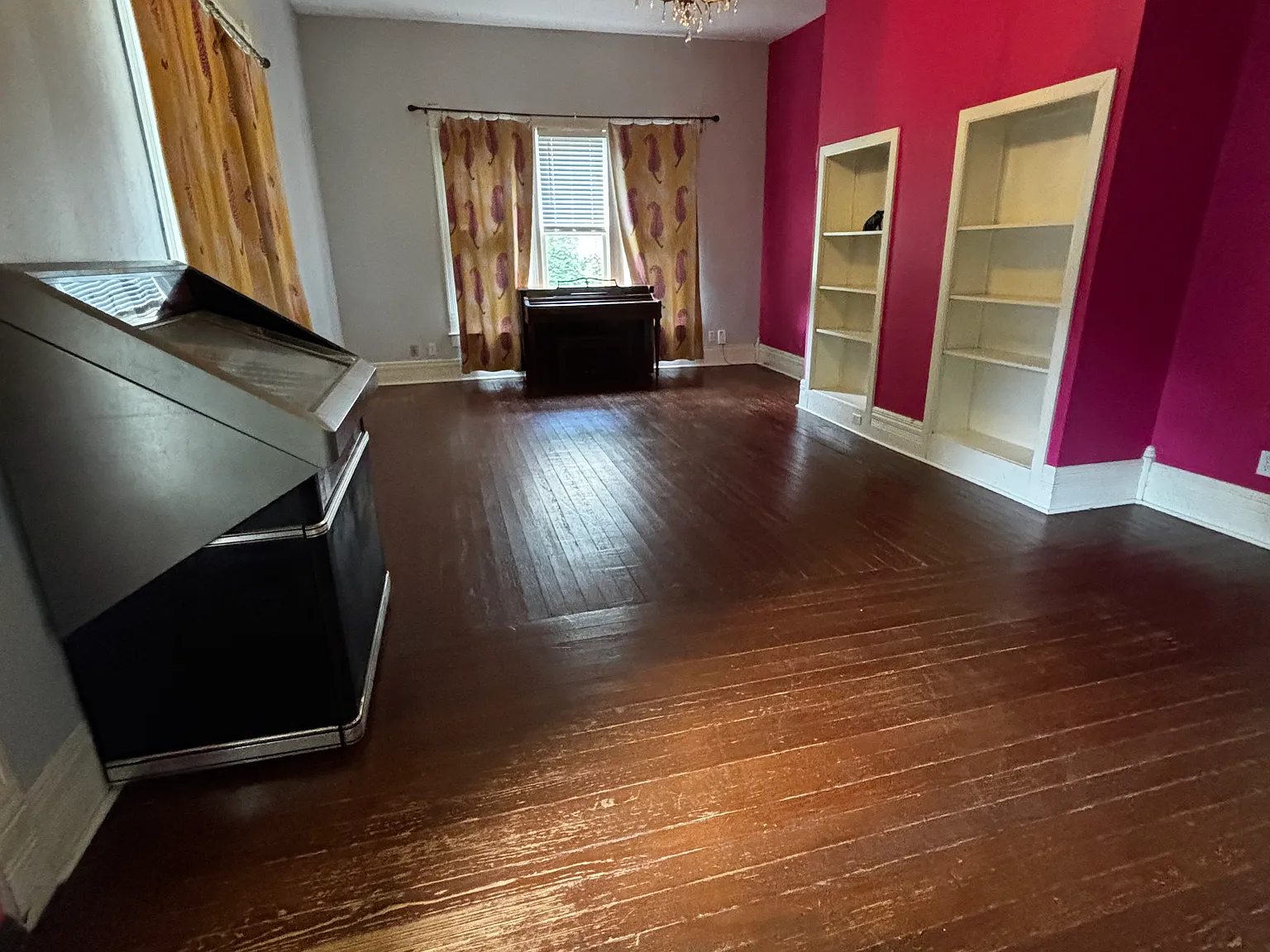 4 bed, 2493 sqft, $2,500 — Photo 2