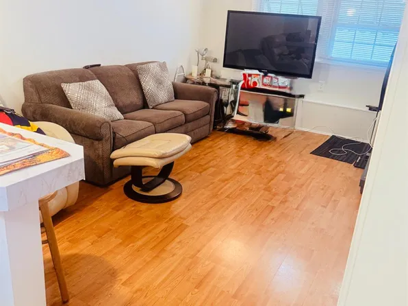 26 Dalbert St #K-13, Carteret, NJ 07008