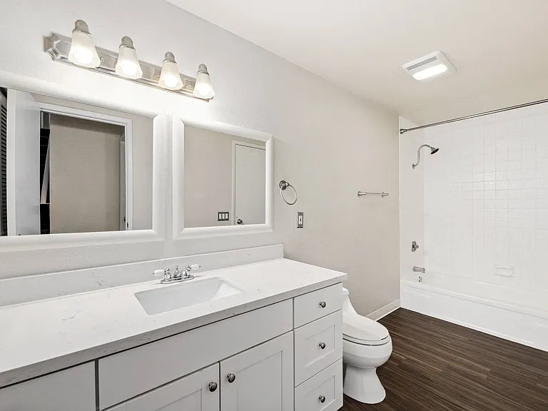 Starboard Apartments — Photo 45