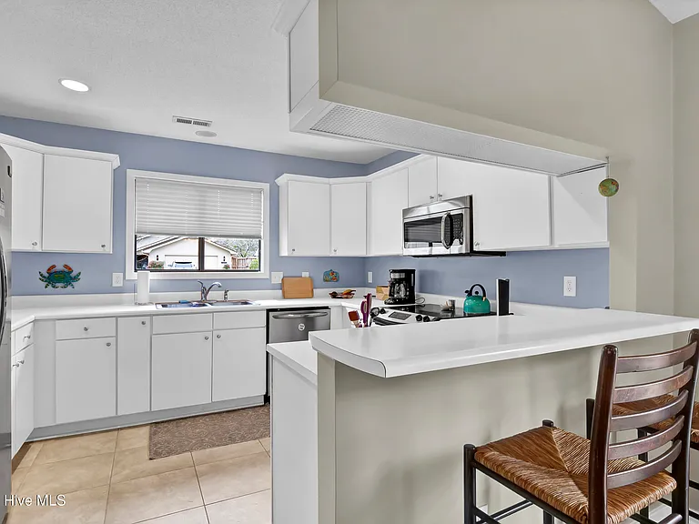 7204 Lounsberry Ct — Photo 8
