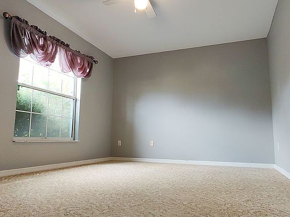 5th image of 10648 SW 38th Ave