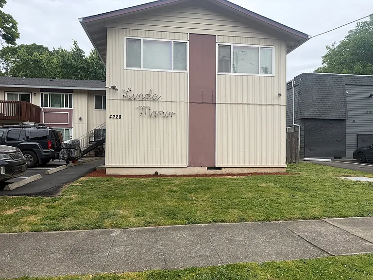 4228 SE 15th Ave #8 — Photo 4