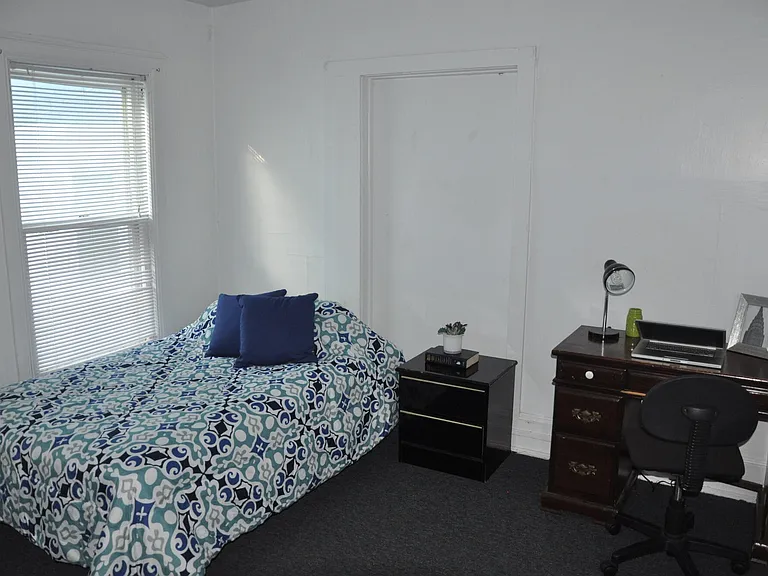 116 Ferris Pl #2 — Photo 5