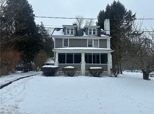 13 Brook Rd, Pittsford, NY 14534