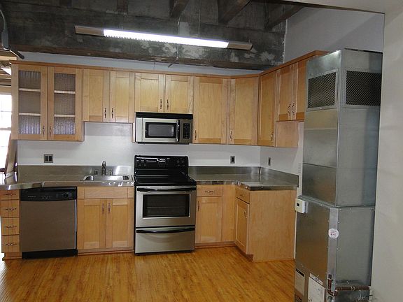 5th image of 312 W 5th St APT 1002
