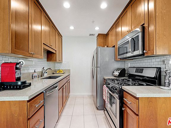 4th image of 4511 Murietta Ave Unit 9