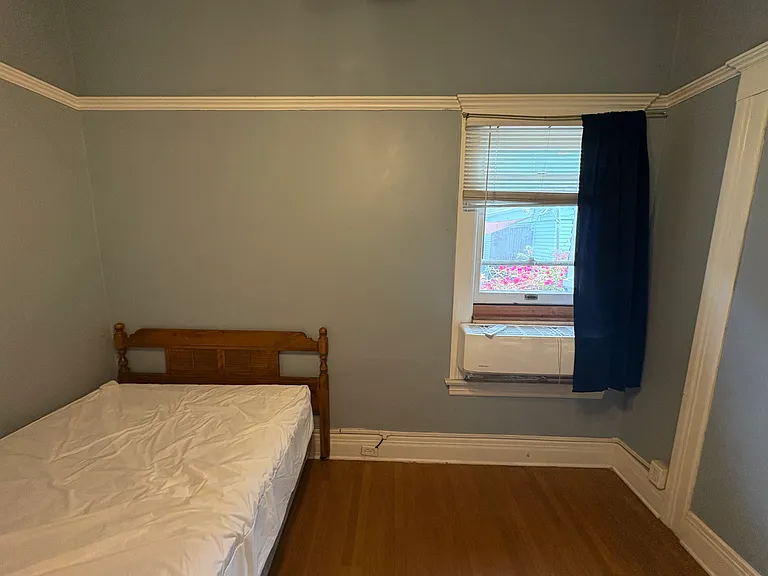 2713 S La Salle Ave — Photo 12