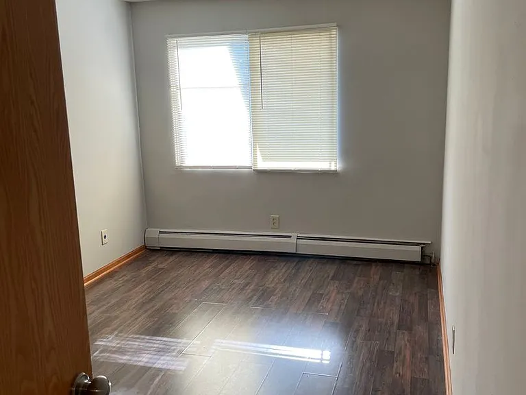 Cedar Avenue Apartments — Photo 30