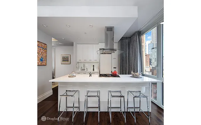 Sold by Douglas Elliman | media 21