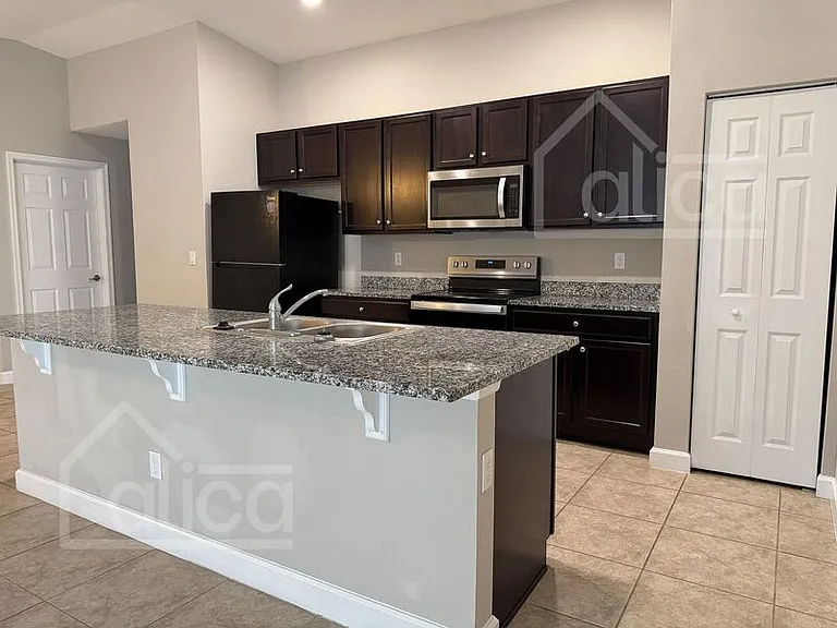 735 Gelaso St SW — Photo 6