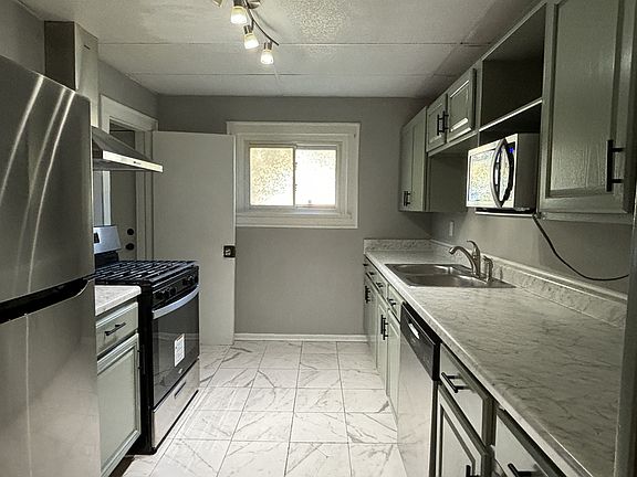 3rd image of 4227 N College Ave