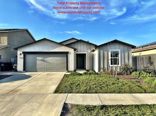 1032 E Loyola Ave, Visalia, CA 93292