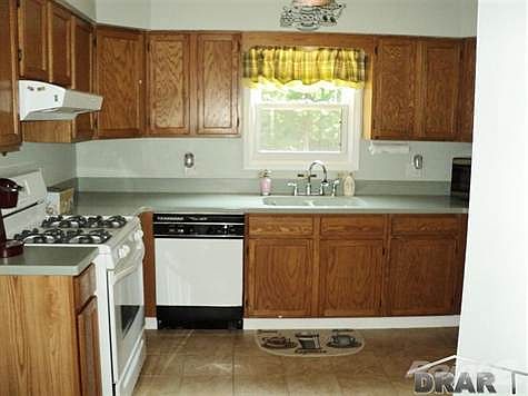 5th image of 24704 Huron River Dr