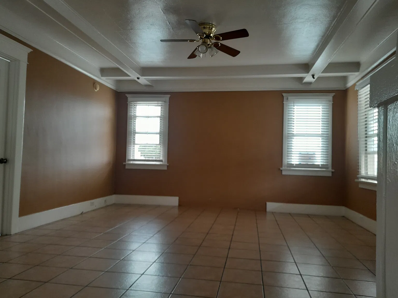 2 bed, 1200 sqft, $3,000 — Photo 2