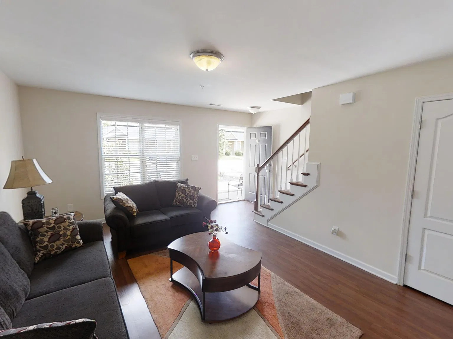 2 bed, 2.5 bath, 1200 sqft, $1,150 — Photo 4