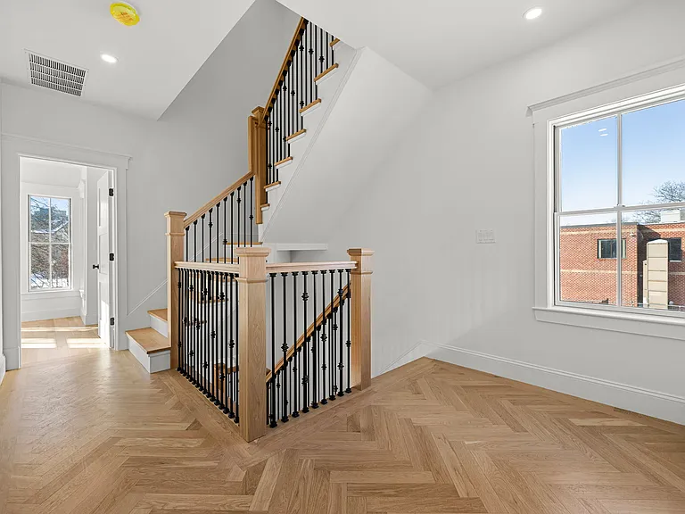 309 Broadway #1 — Photo 12