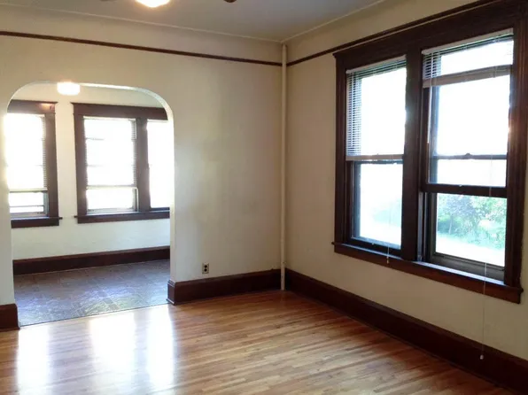 330 4th St NE APT 1, Minneapolis, MN 55413