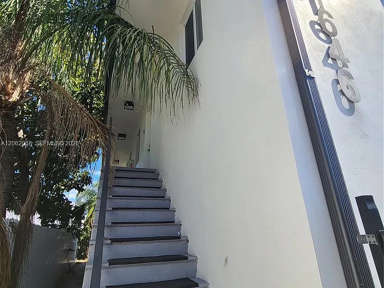 1646 NW 1st Pl #2 — Photo 2