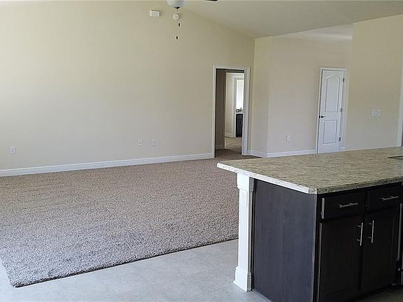 3rd image of 107 Bridgeport Way