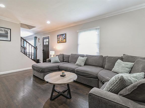 5th image of 2606 7th Avenue